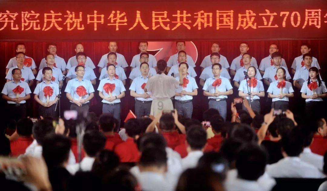 年初一把剩菜倒了怎么办？游戏画面